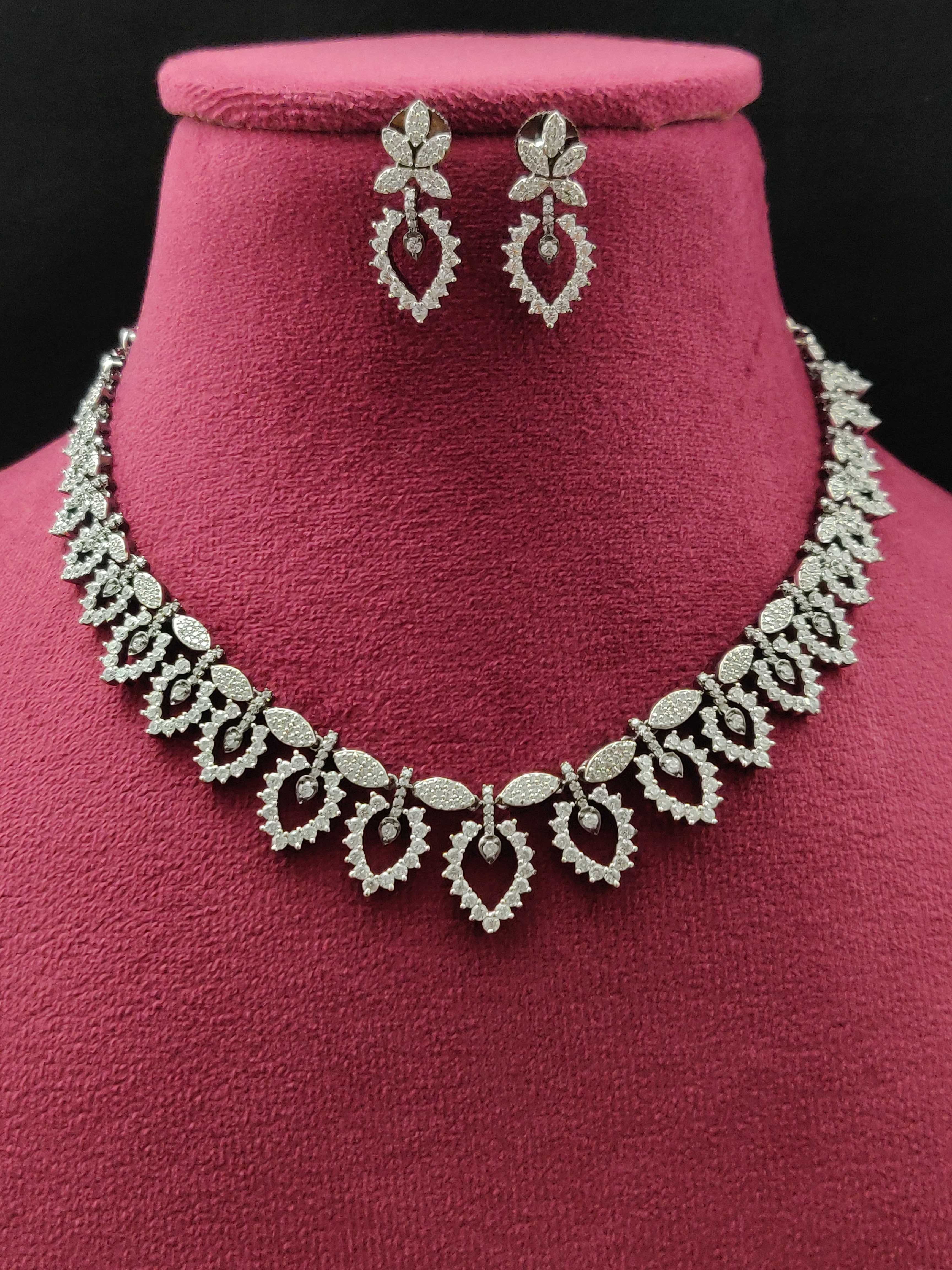 Regal Petal Drop Set