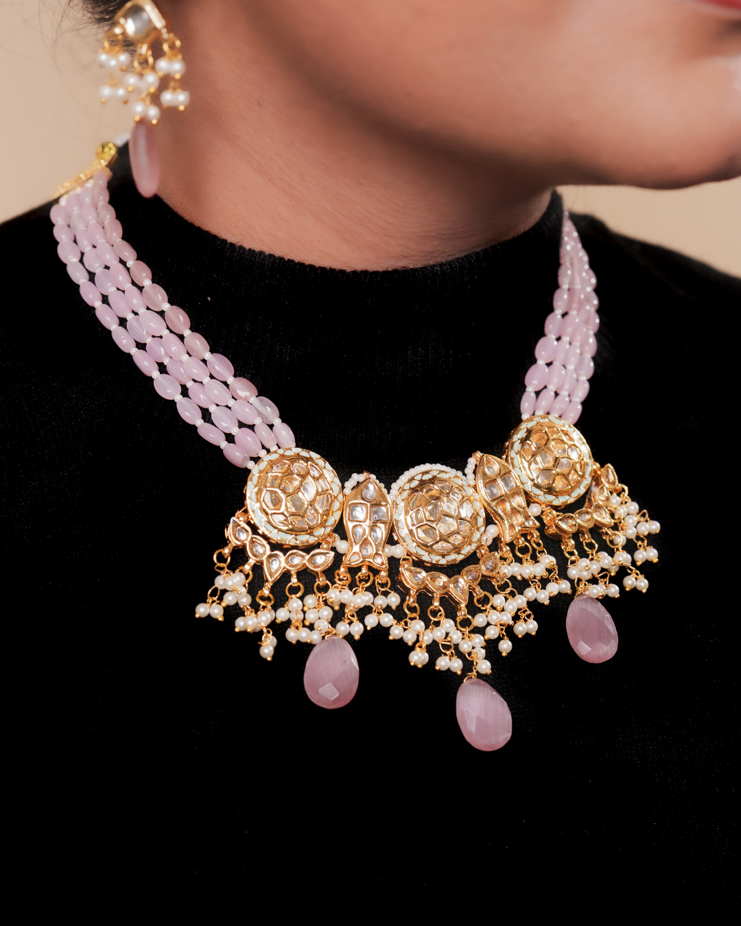 Avia : Kundan Necklace Set