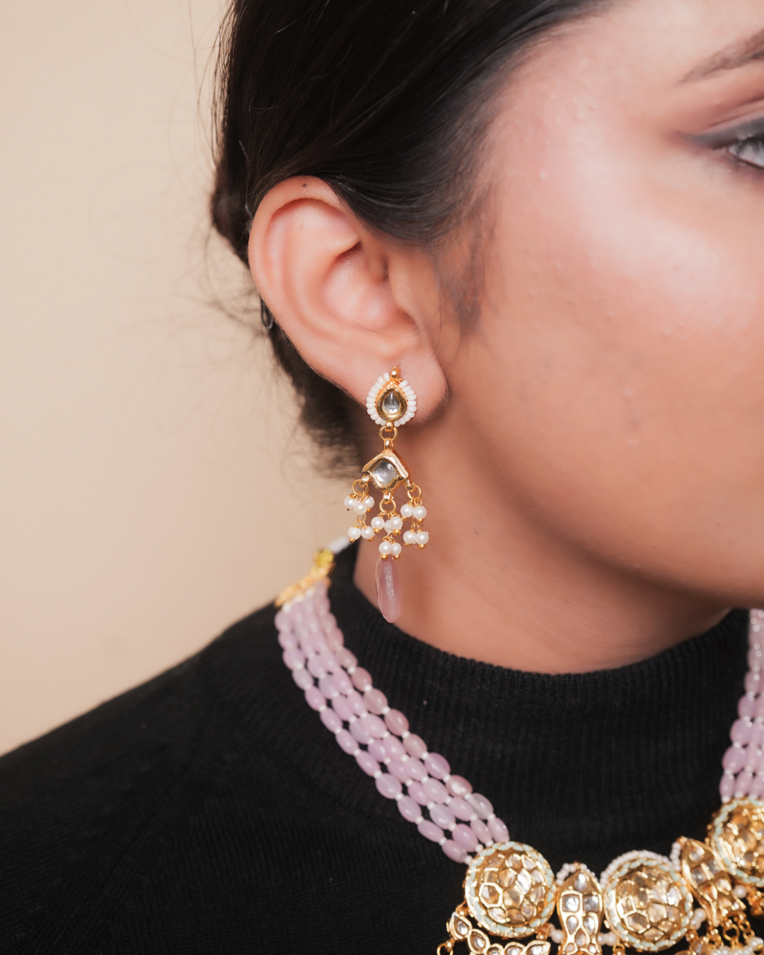 Avia : Kundan Necklace Set