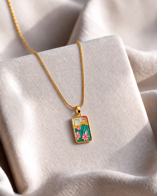 Dreamy : Gold Plated Pendant