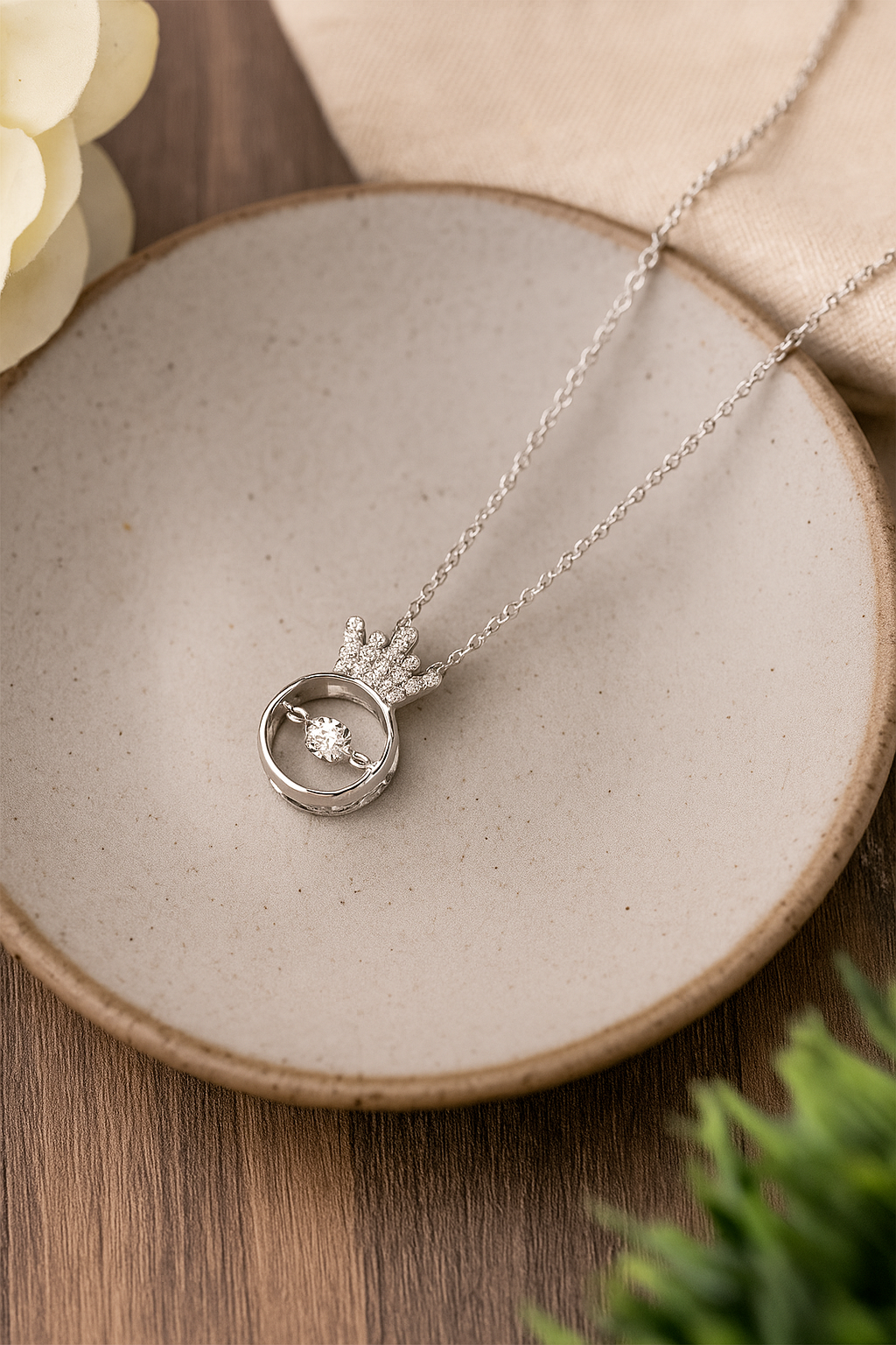 Crown : Silver Plated Pendant
