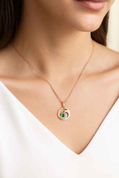 Emerald Swirl : Anti Tarnish Pendant