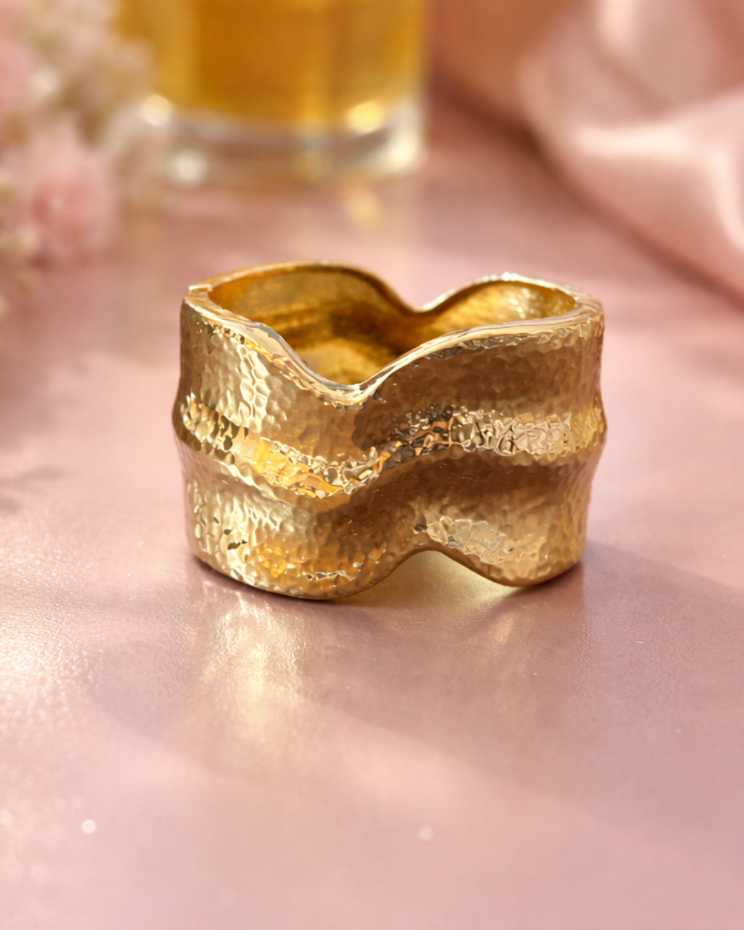 Koa : Gold Plated Hammered Openable Cuff