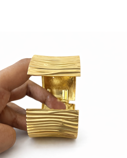 Bella : Gold Plated Textured Openable Cuff