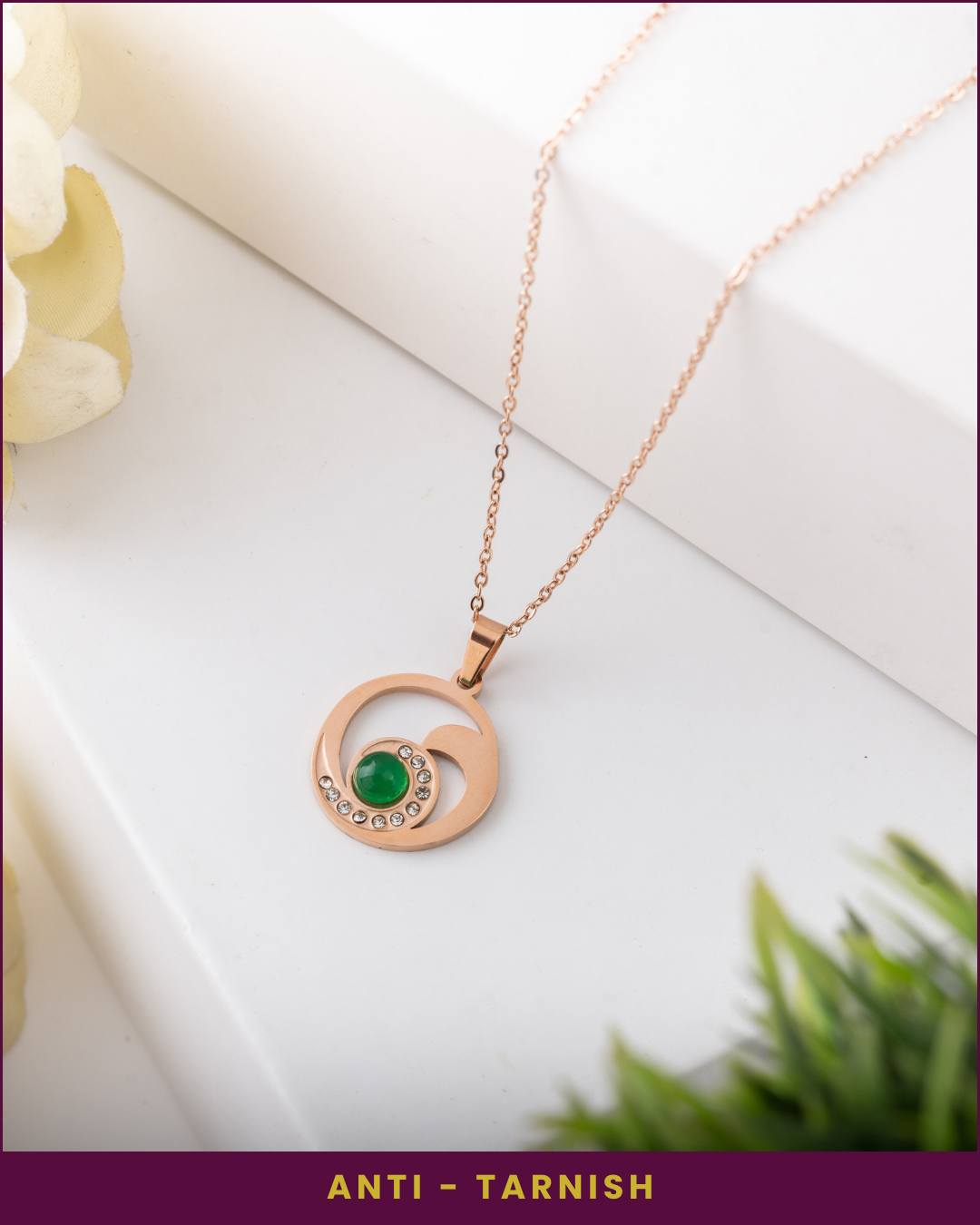 Emerald Swirl : Anti Tarnish Pendant