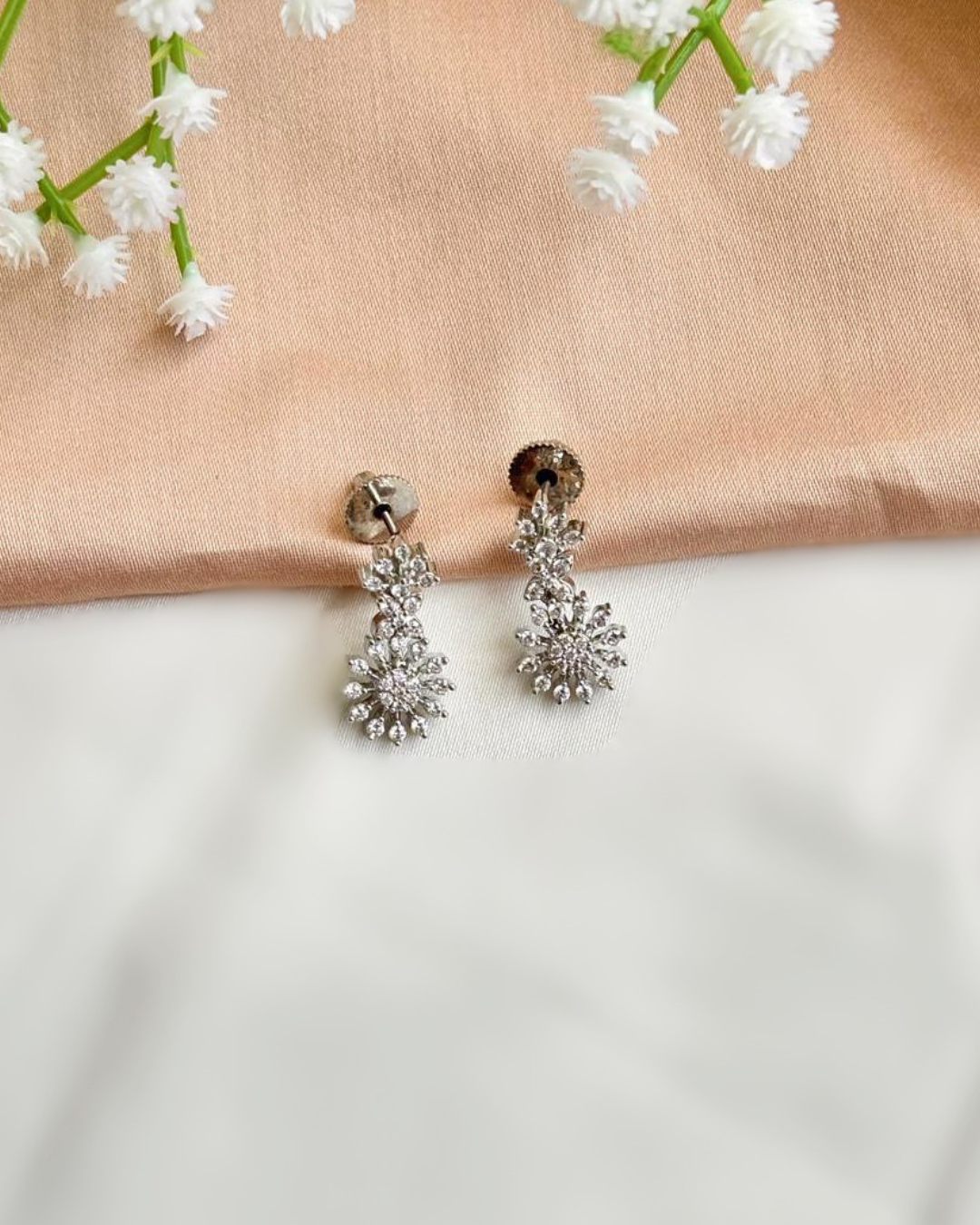 Iraaj : Silver Plated AD Necklace Set