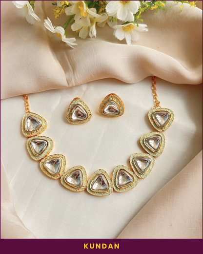 Vreea : Kundan Necklace Set