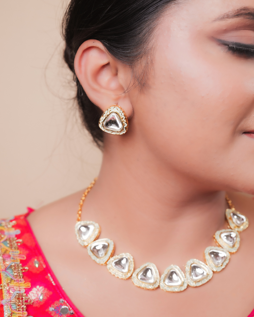 Vreea : Kundan Necklace Set