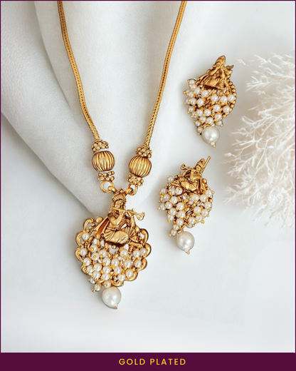 Murli : Gold Plated Moti Pendant Set
