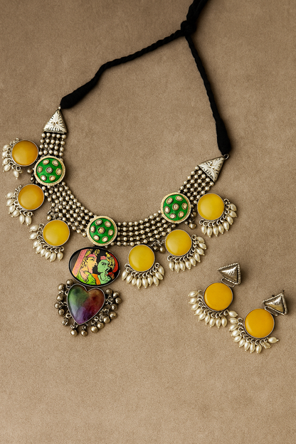 necklace with yellow colour stone